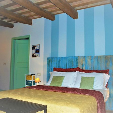 Le Maracla Country House Iesi Bagian luar foto