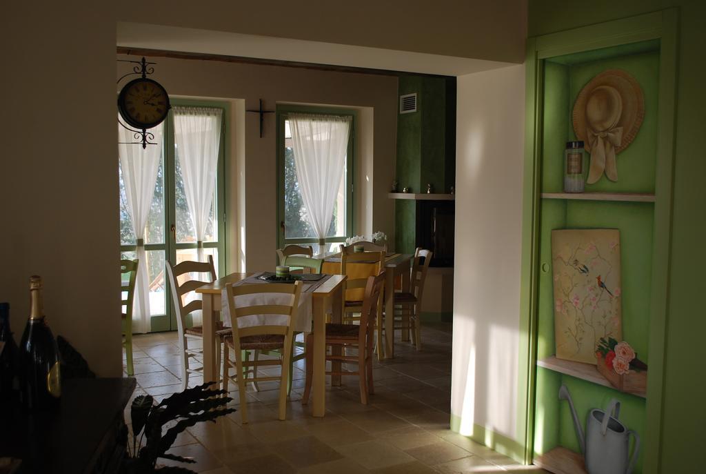Le Maracla Country House Iesi Bagian luar foto