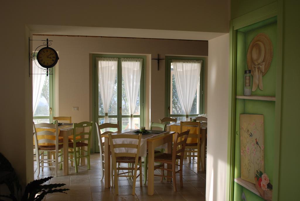 Le Maracla Country House Iesi Bagian luar foto