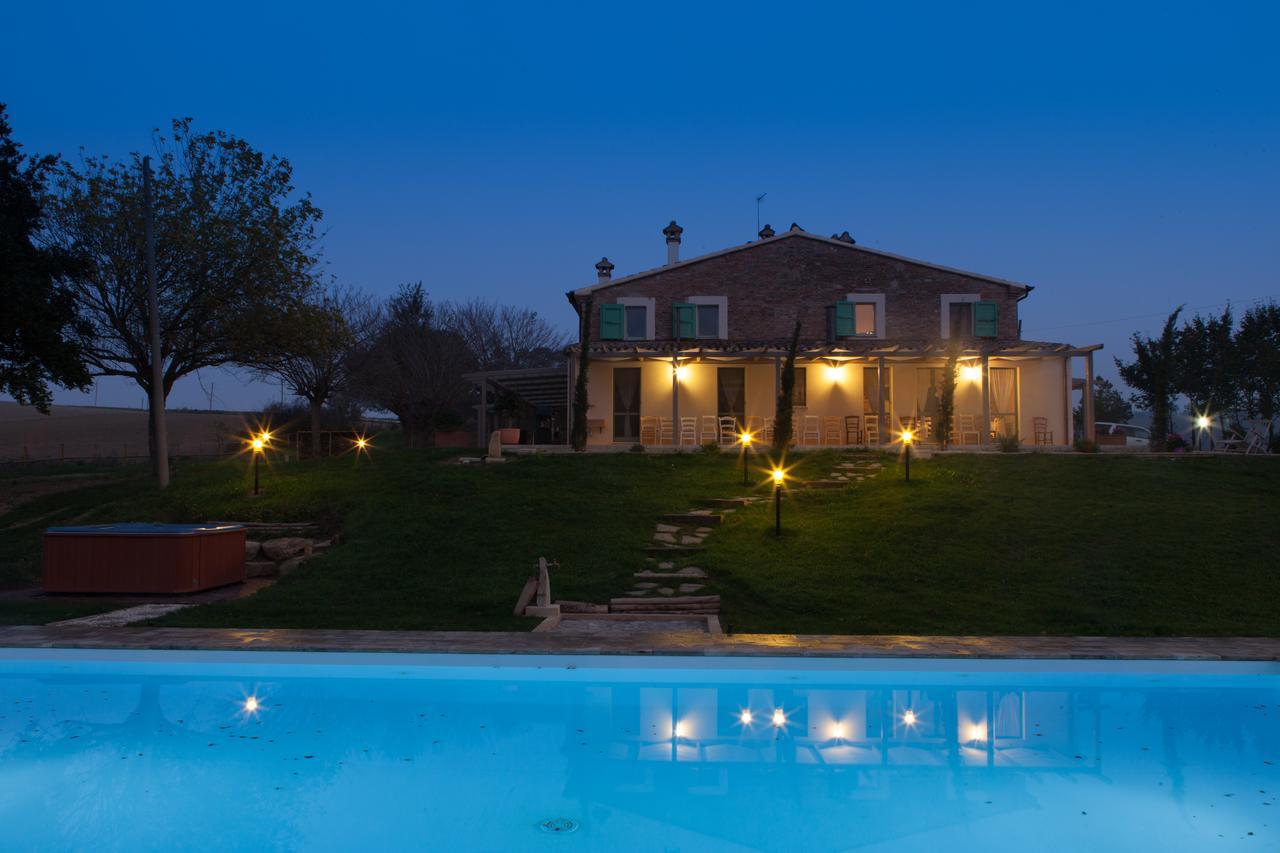 Le Maracla Country House Iesi Bagian luar foto