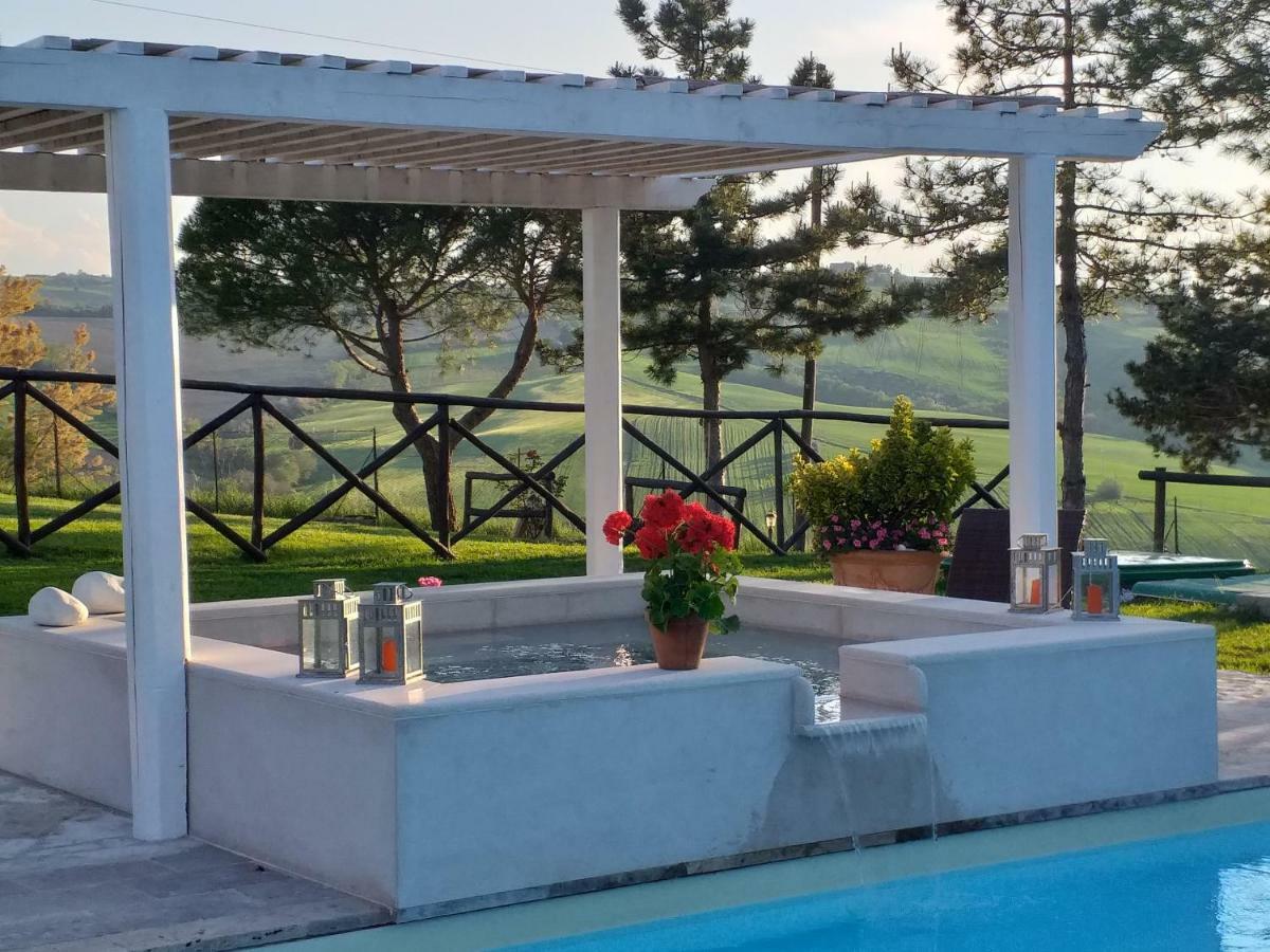 Le Maracla Country House Iesi Bagian luar foto