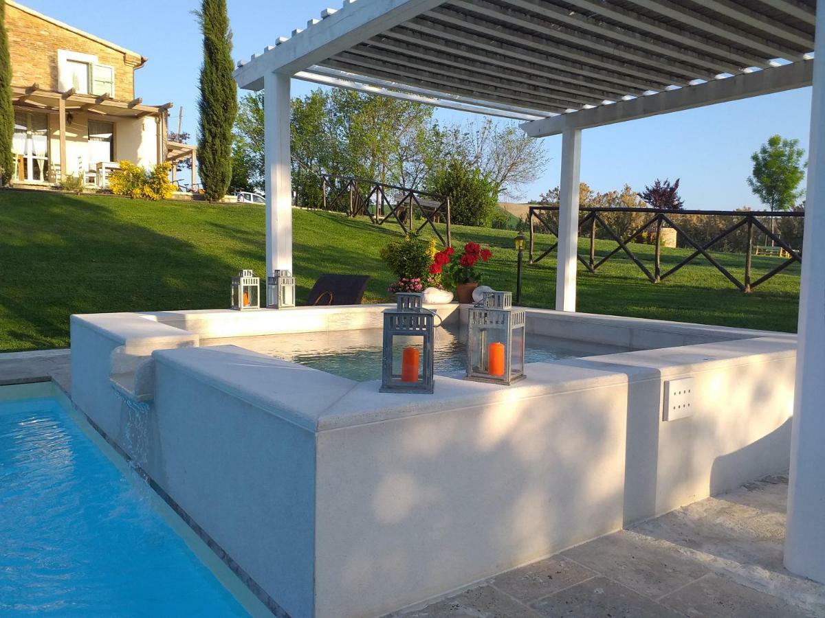Le Maracla Country House Iesi Bagian luar foto