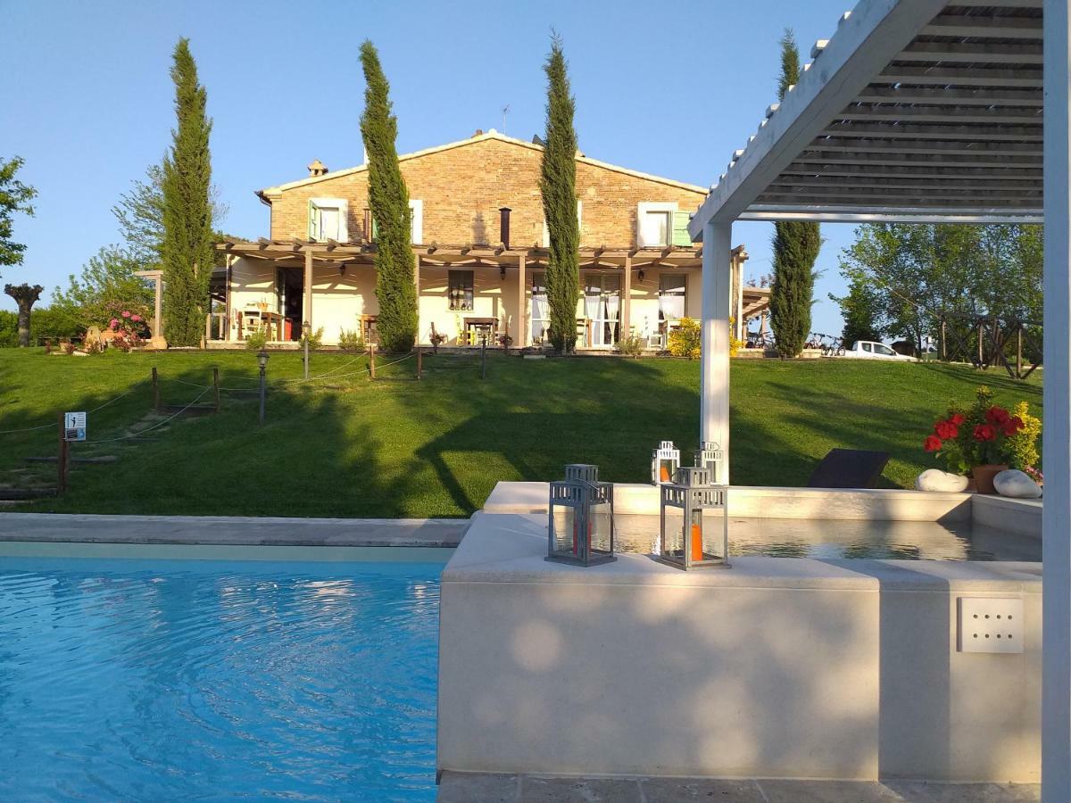 Le Maracla Country House Iesi Bagian luar foto