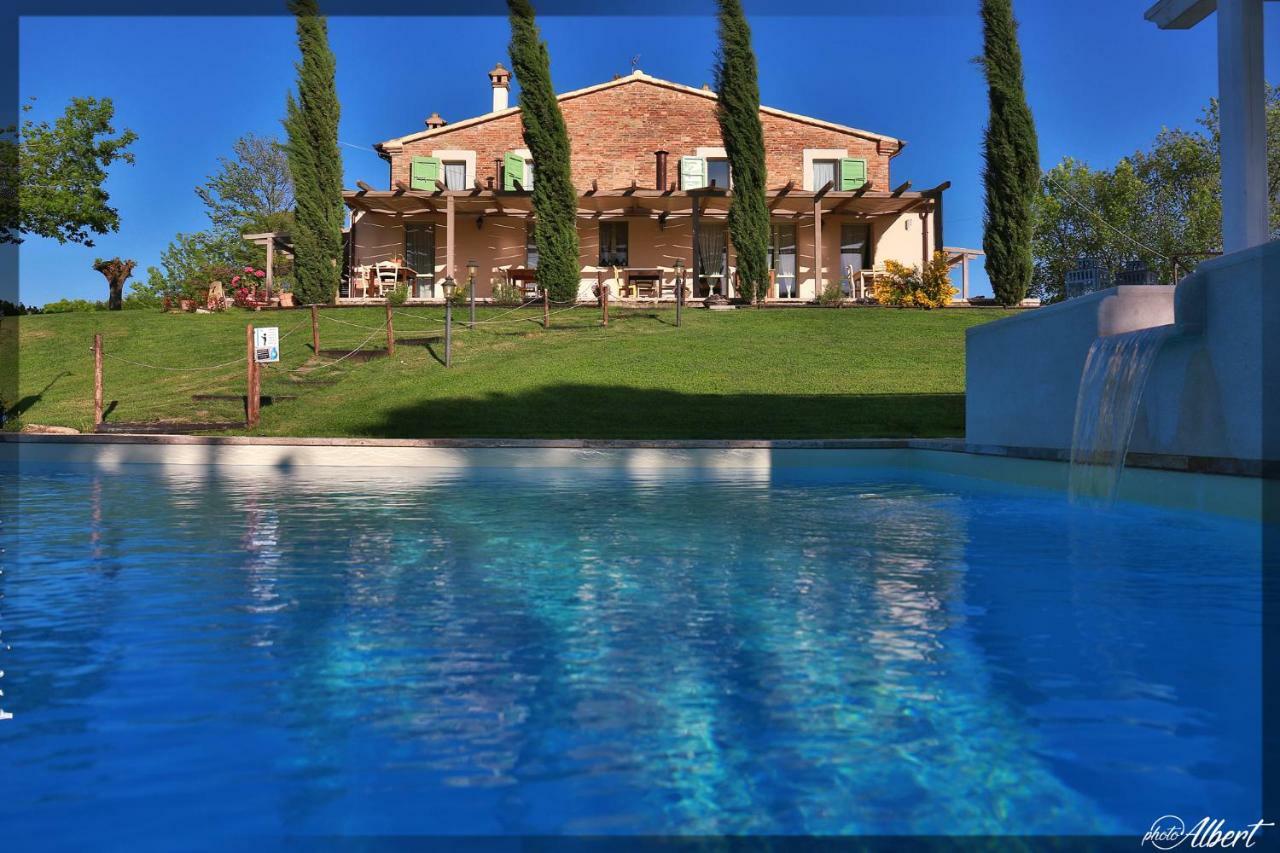 Le Maracla Country House Iesi Bagian luar foto
