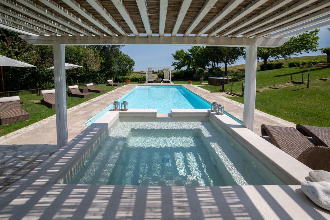 Le Maracla Country House Iesi Bagian luar foto