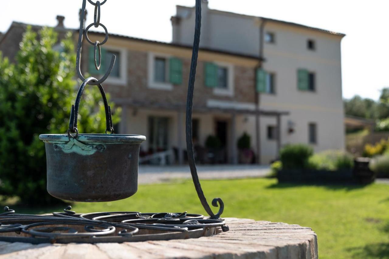 Le Maracla Country House Iesi Bagian luar foto