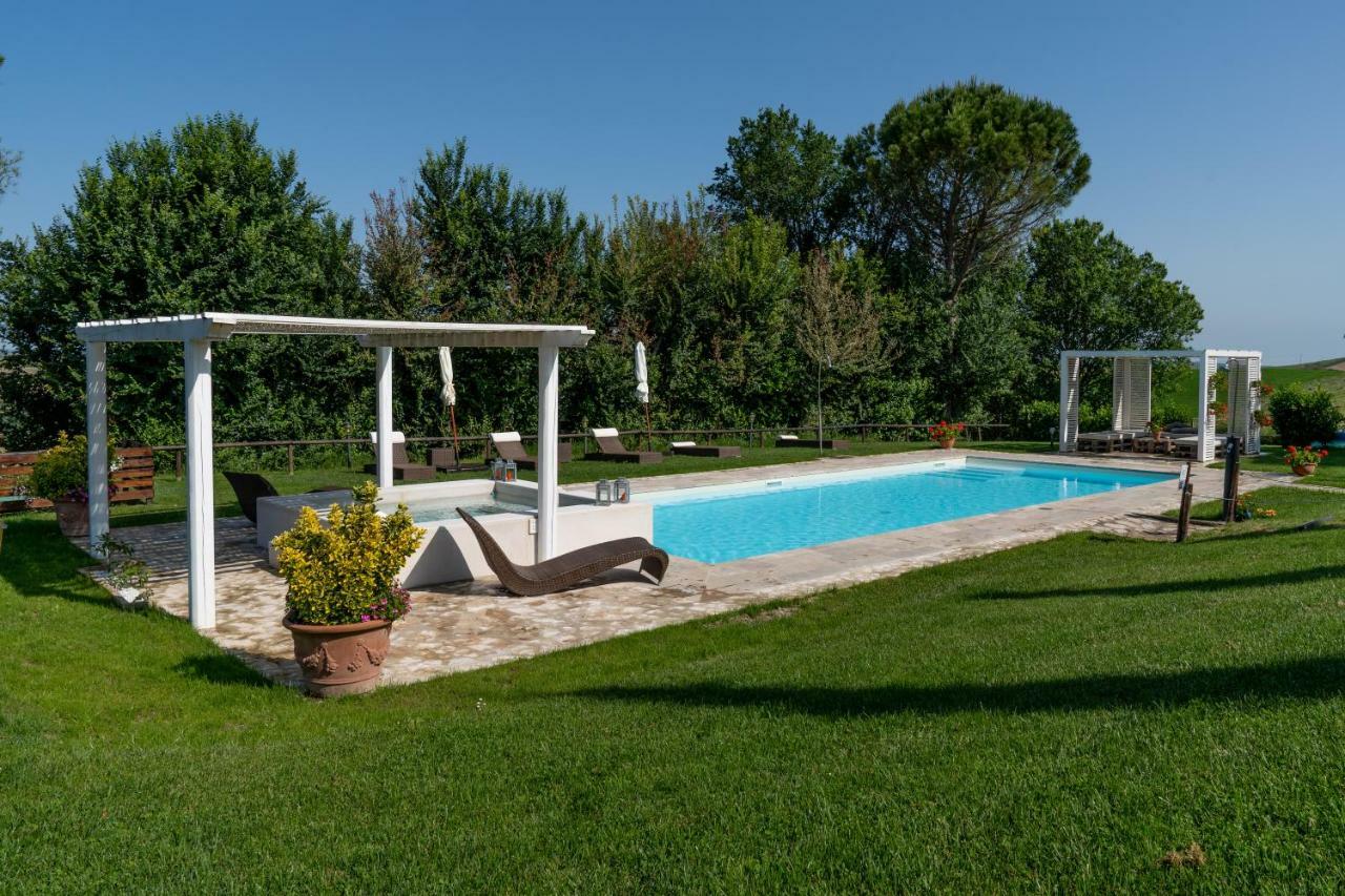 Le Maracla Country House Iesi Bagian luar foto