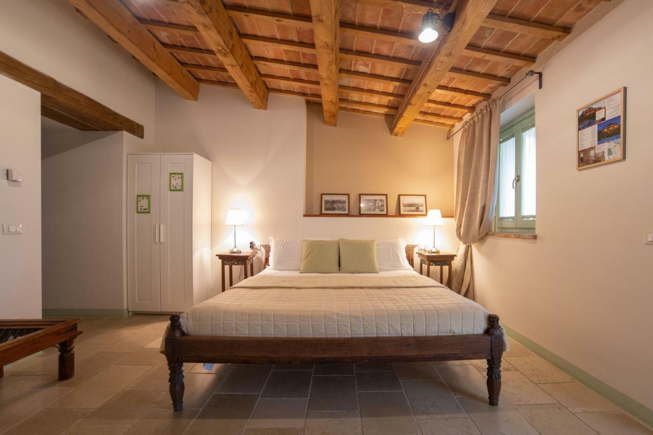 Le Maracla Country House Iesi Bagian luar foto